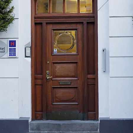 Hotel Center Skjaldbreid 3*