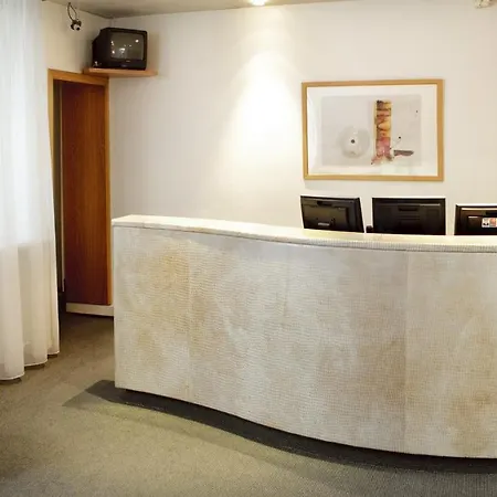 Center Skjaldbreid Otel